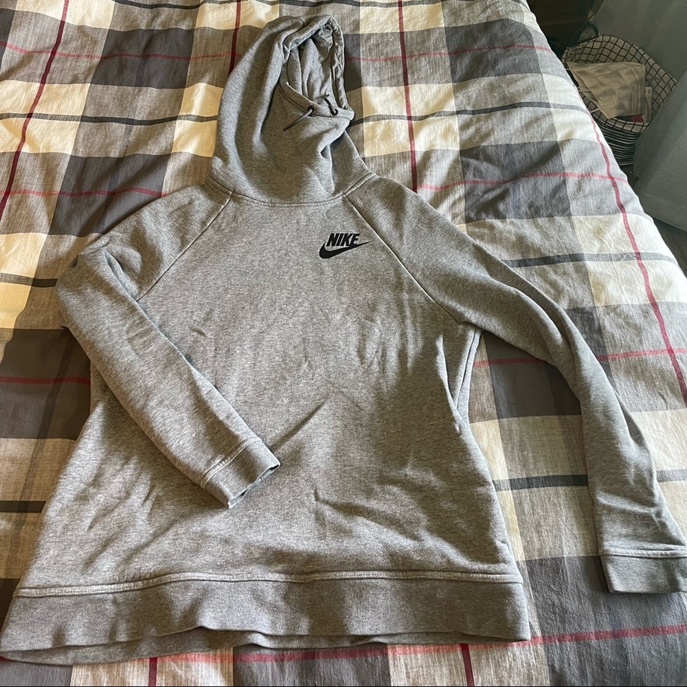 CLOSET CLEAN OUT - Picture 4 of 16